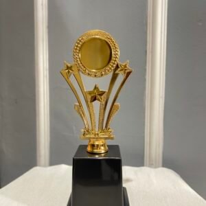 Piala Masterpiece Juara Lomba Cerdas Cermat Pengetahuan Umum