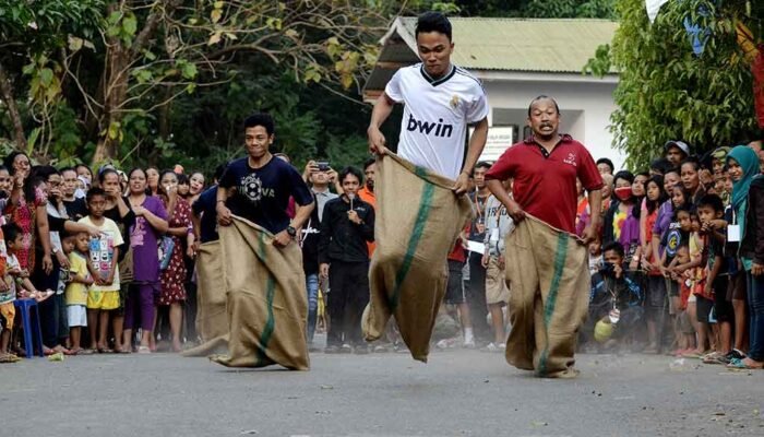 Ingin Lomba 17-an Meriah? Rahasia Sukses Siapkan Ornamen dan Piala Juara Terungkap!